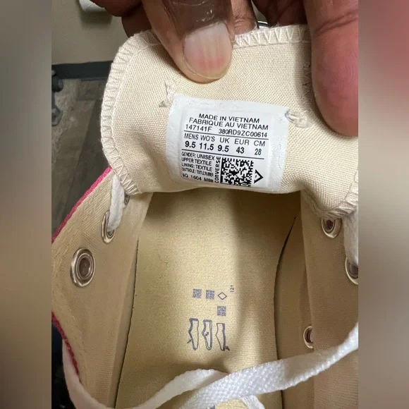 Converse All Star Chuck Taylor Hot Pink 💞Low Top Sneakers Womens 11.5 Mens 9.5 - Picture 5 of 16